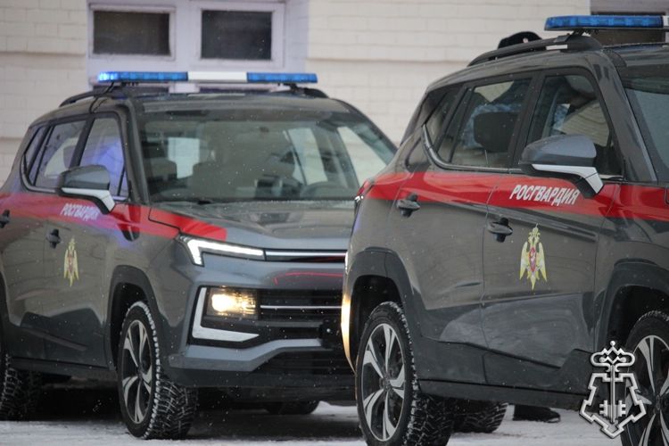 Самарским росгвардейцам вручили 20 новых автомобилей «Москвич» (3)
