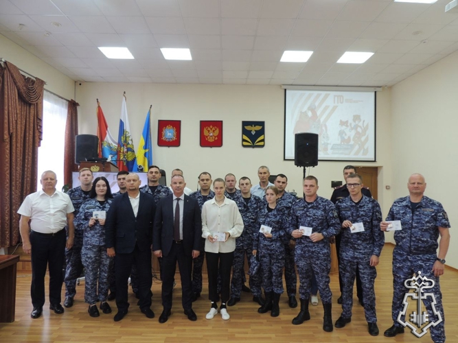 В Самарской области росгвардейцам вручили знаки отличия ГТО
