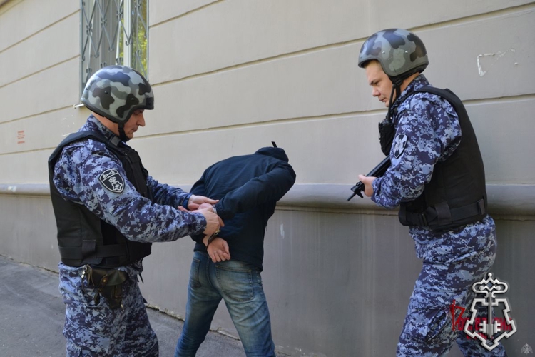 Патруль Росгвардии задержал самарца, объявленного в розыск