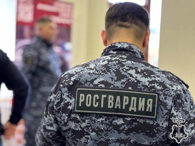 Росгвардейцы приняли участие в ярмарке вакансий в Волжском районе