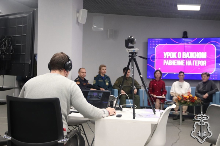 Росгвардейцы стали участниками областного «Урока о важном: равнение на героя» в Самаре