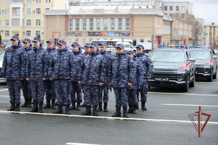 Росгвардейцы приняли участие в строевом смотре самарского гарнизона сил правопорядка