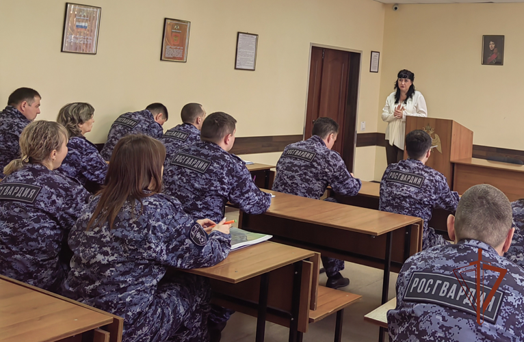 Лекторы общества «Знание» провели для самарских росгвардейцев серию занятий