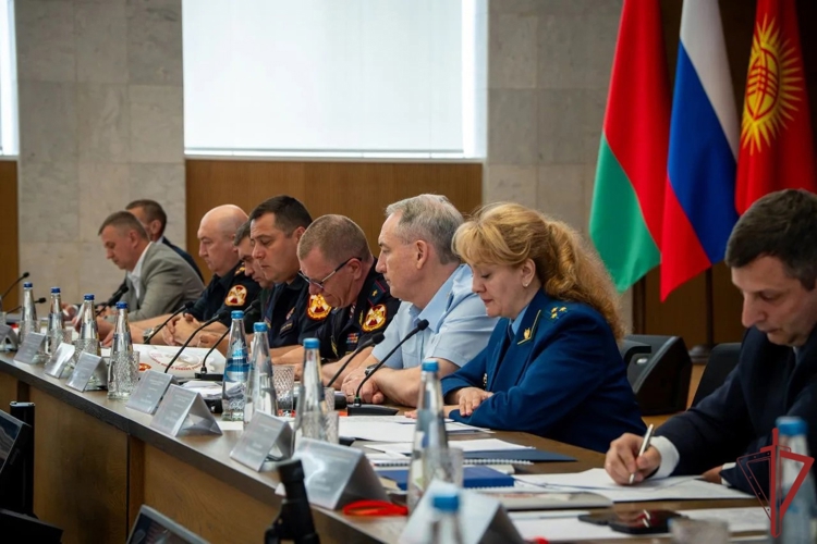 Руководитель управления вневедомственной охраны Росгвардии по Самарской области принял участие во Всероссийском совещании-семинаре в Нижнем Новгороде