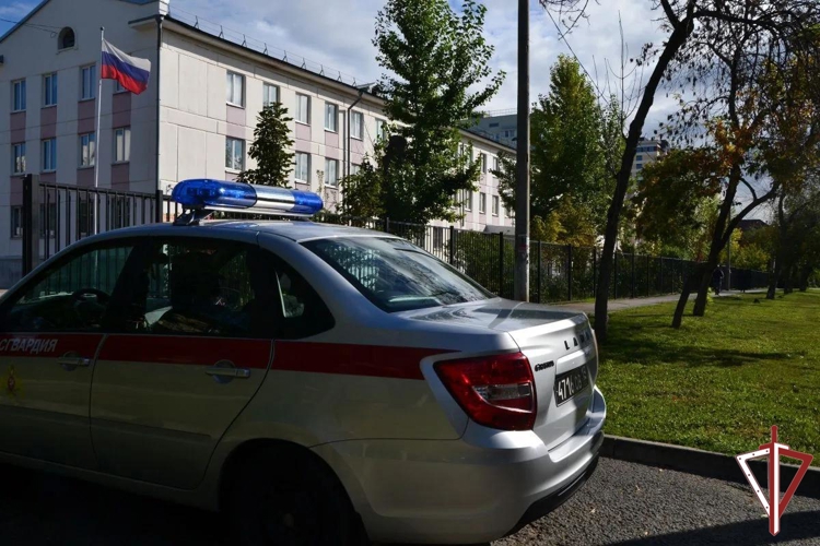 В Самарской области с участием Росгвардии проводятся проверки безопасности образовательных учреждений